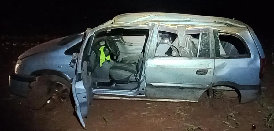 Capotamento deixa motorista ferido em Assis 